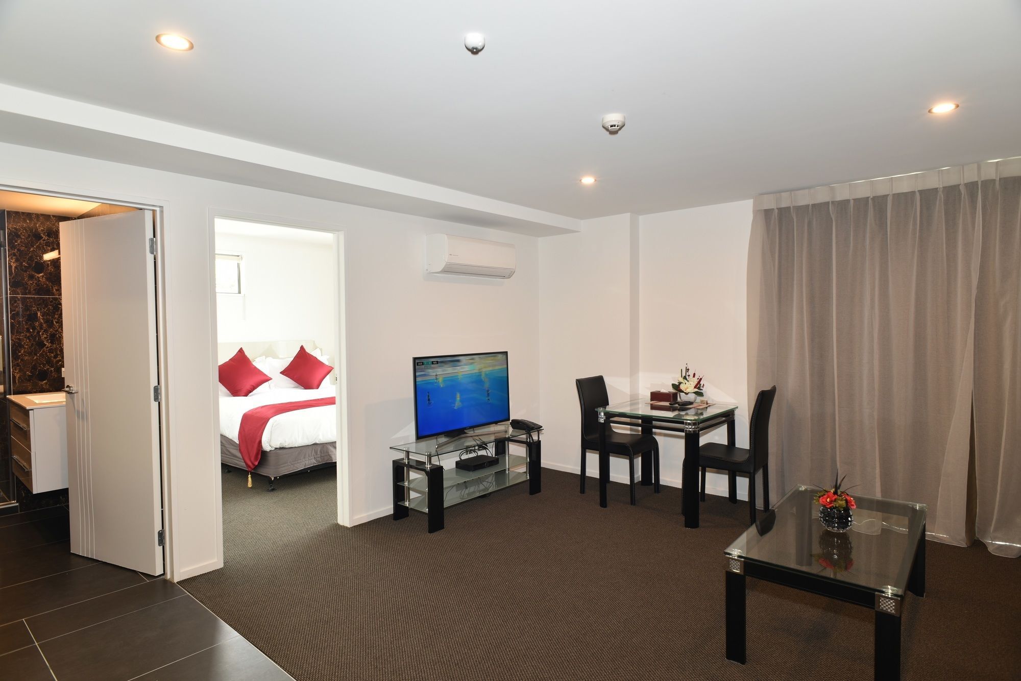 Bealey Plaza Motel Крайстчърч Екстериор снимка A two-bedroom apartment at the hotel